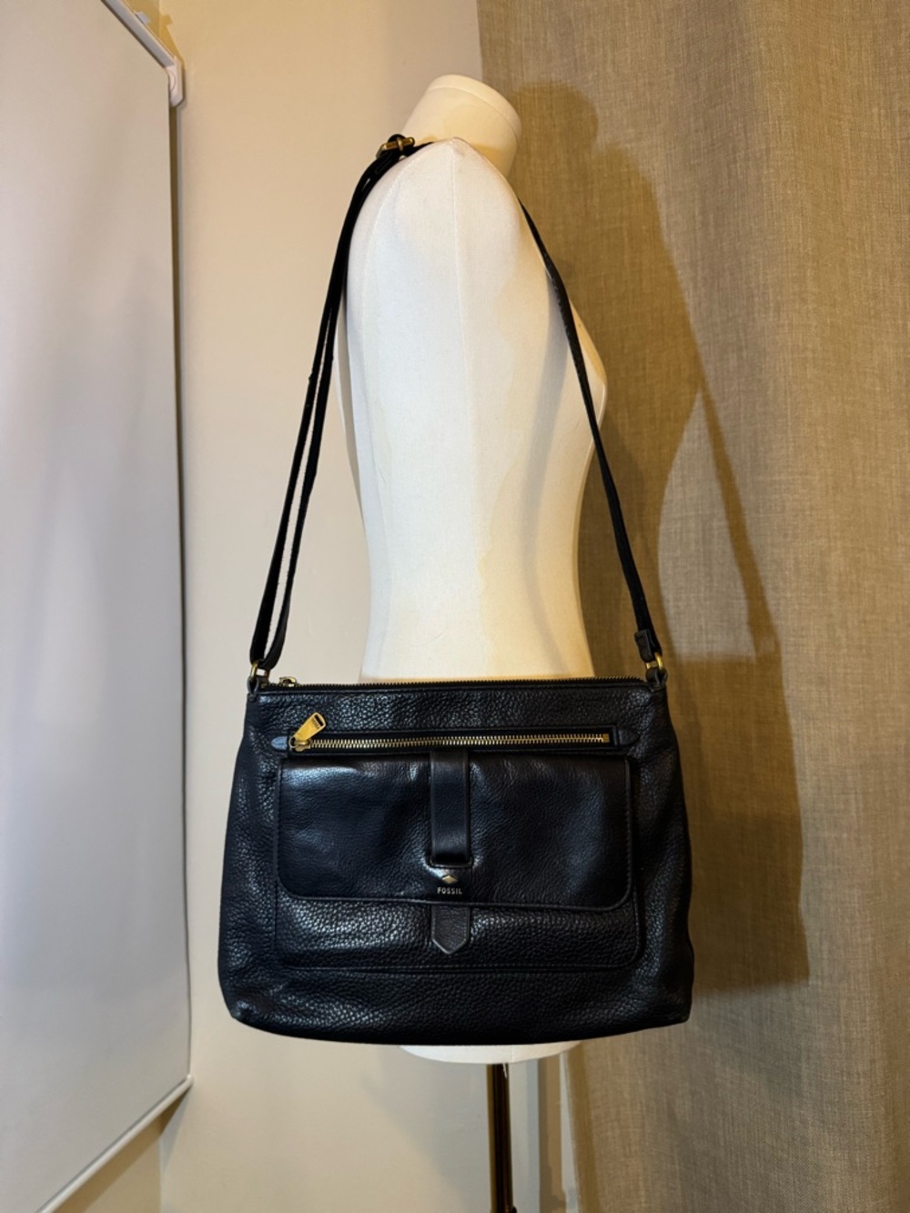 Fossil Black Pebbled Leather Shoulder Bag with Gold Hardware